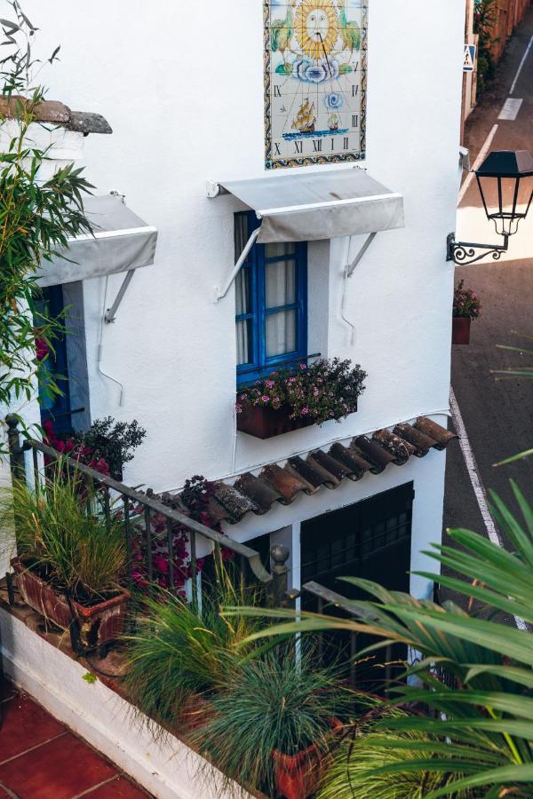 Hostal De La Placa Cabrils Exterior photo